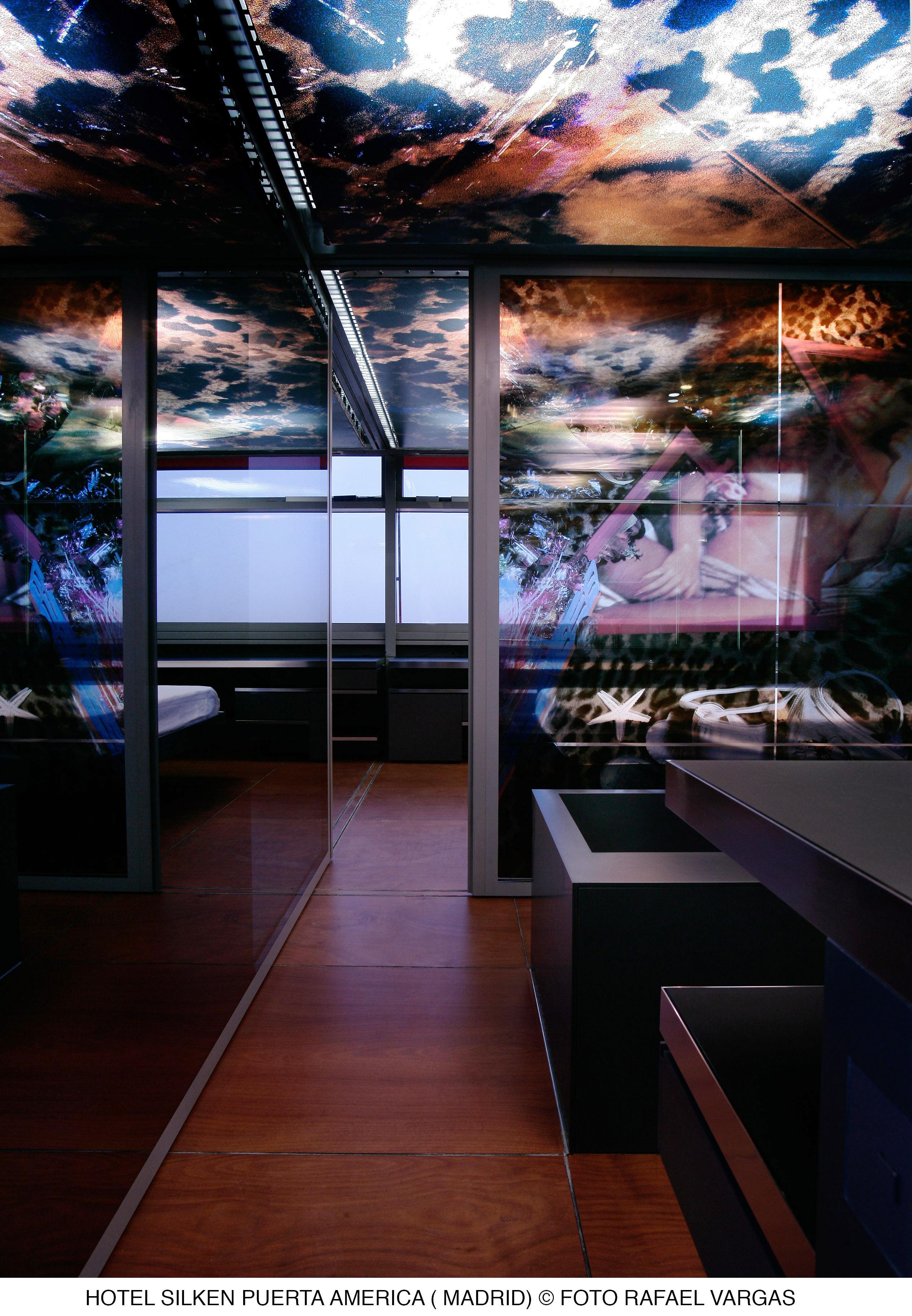 Hotel Puerta America Madrid Esterno foto Interior of a luxury yacht