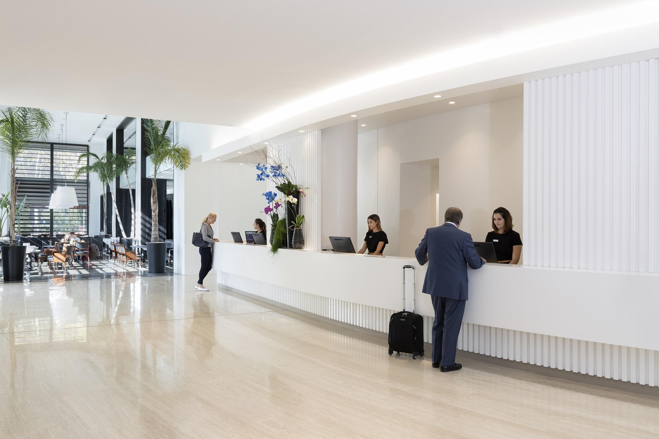 Hotel Puerta America Madrid Esterno foto Reception desk