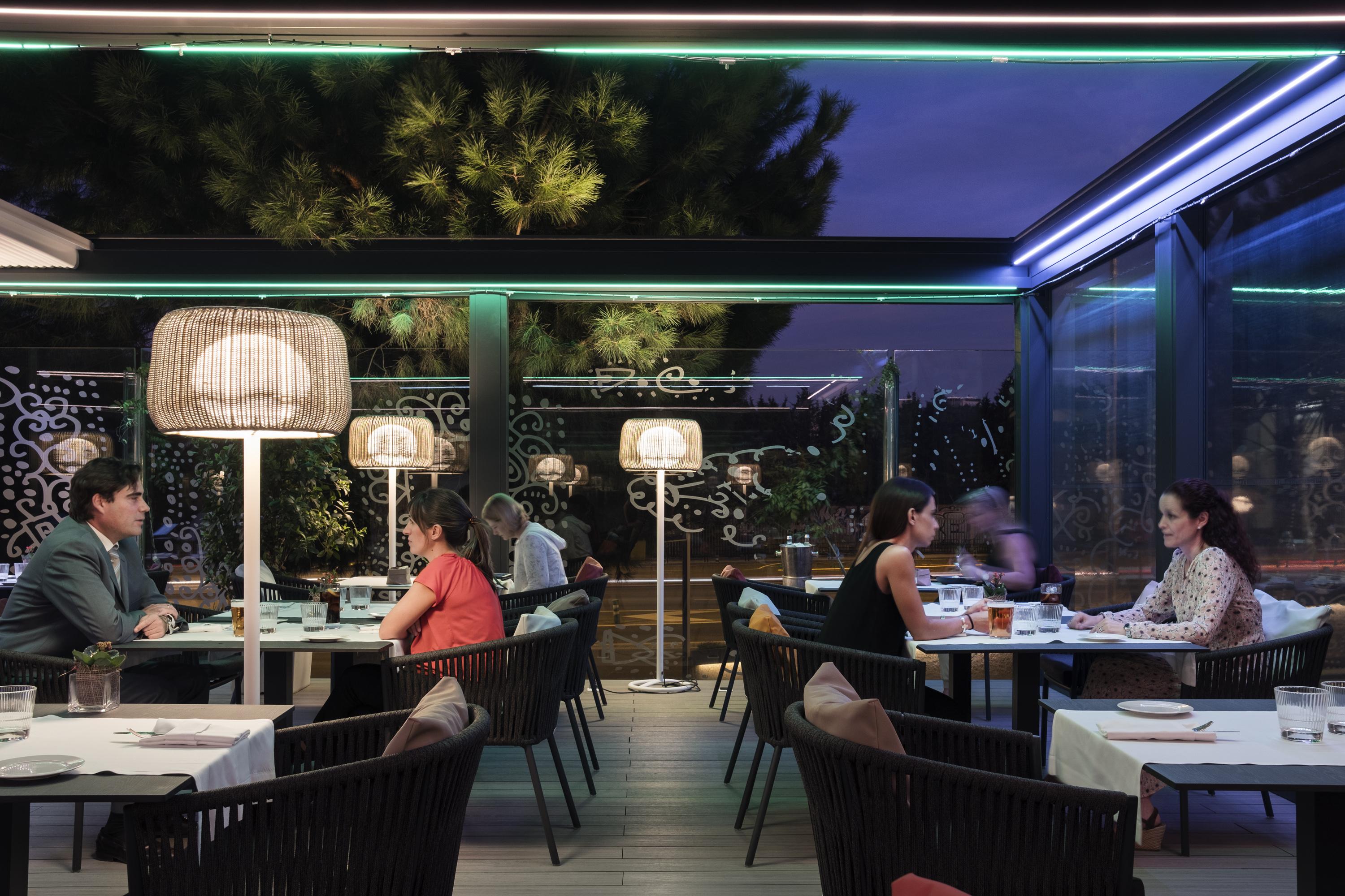 Hotel Puerta America Madrid Esterno foto The restaurant at the hotel