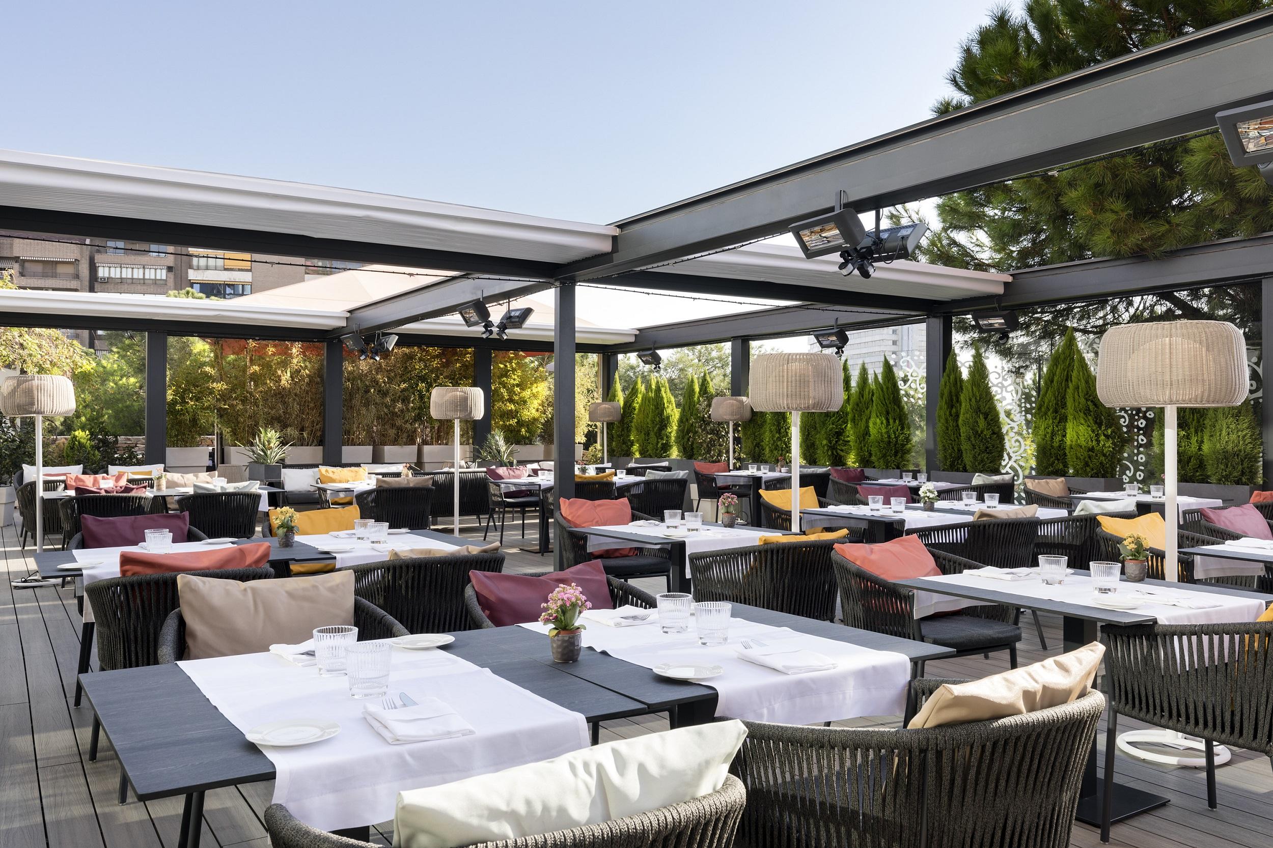 Hotel Puerta America Madrid Esterno foto The terrace of the restaurant